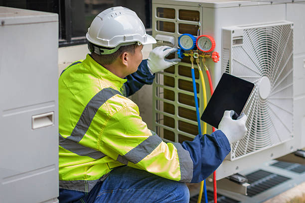 Professional Hvac technician working in Stamford, TX